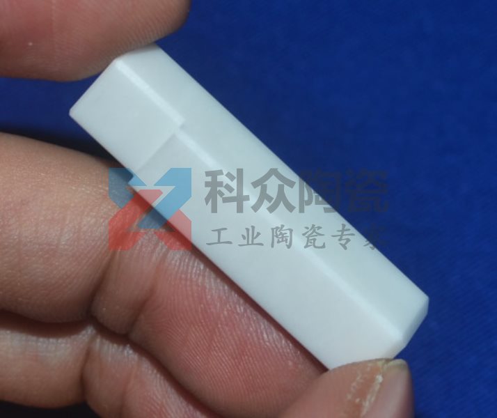 氧化鋯陶瓷在工業上會逐漸取代氧化鋁陶瓷嗎？