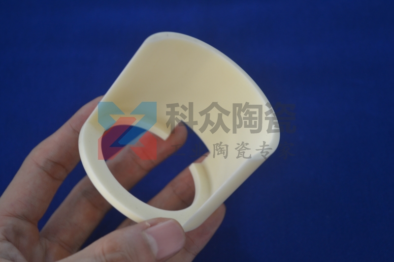 對比傳統鋼材氧化鋁陶瓷具有哪些優勢？